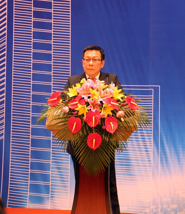 世界银行东亚与太平洋地区中国、蒙古和韩国局局长Bert Hofman做峰会演讲