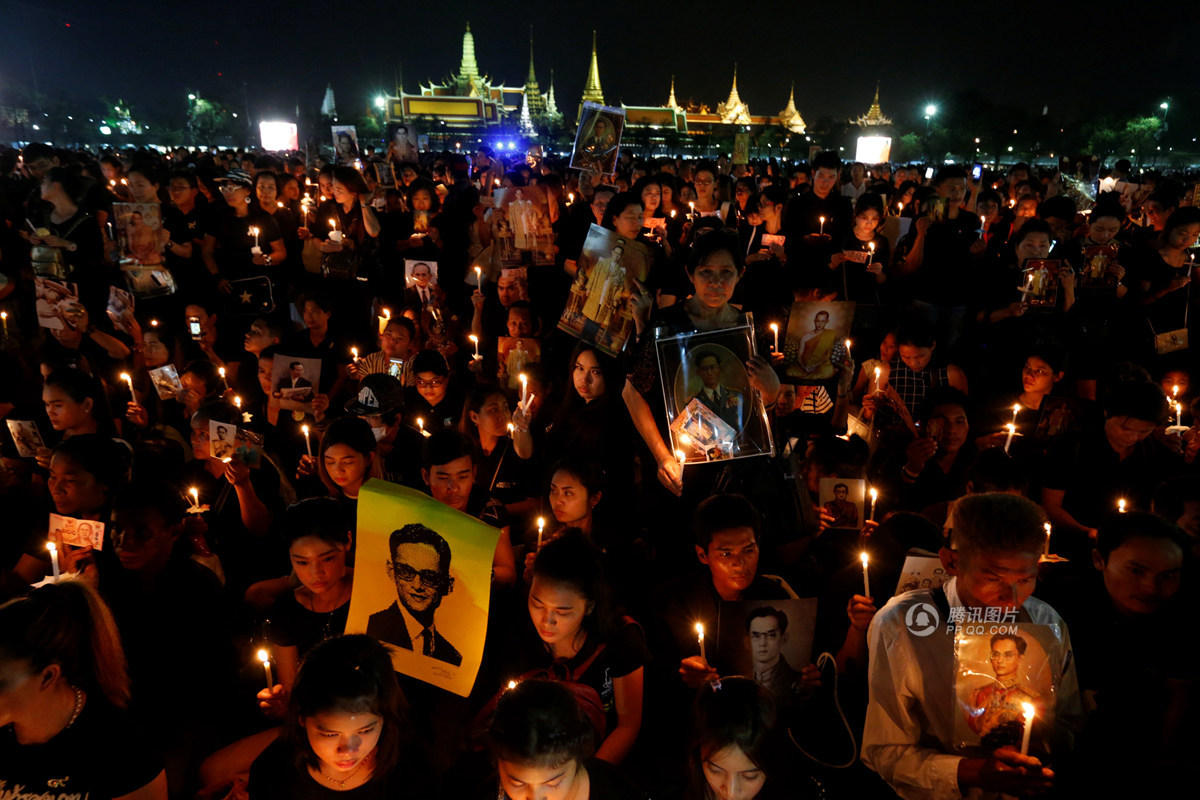 泰国举办盛大活动纪念已故普密蓬国王诞辰