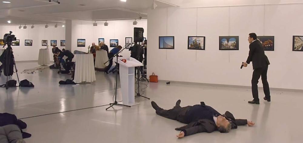 俄罗斯驻土耳其大使遭枪击现场曝光