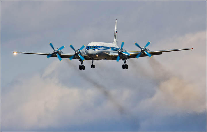 俄英雄机长风暴后奇迹迫降 挽救全机人性命