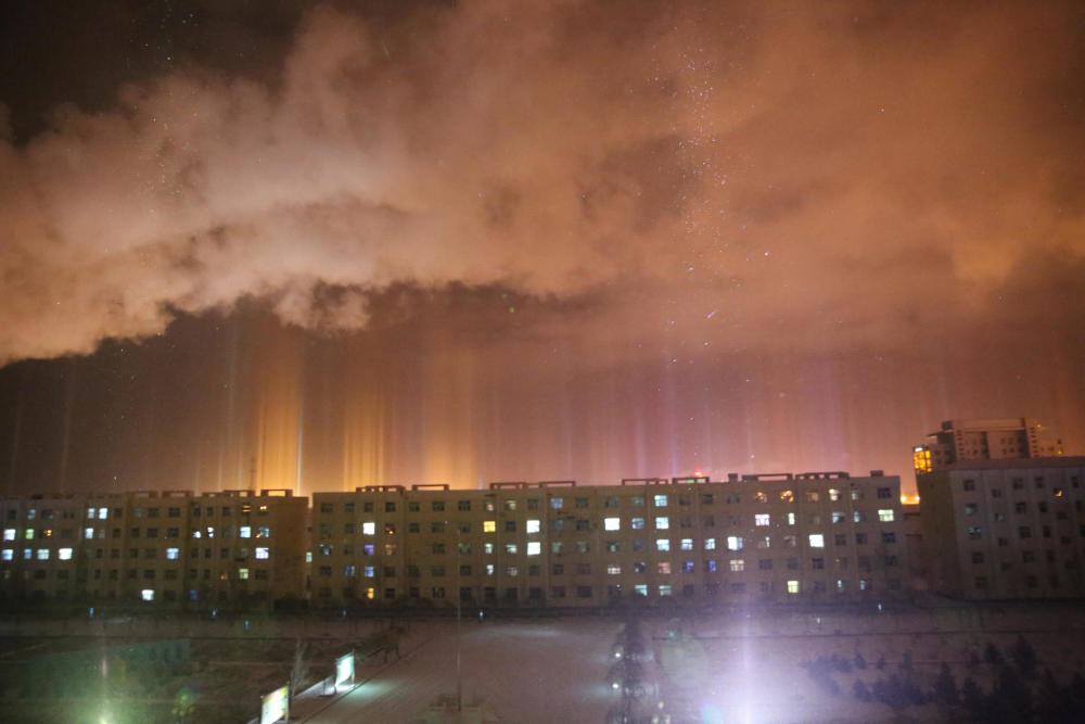 内蒙古现罕见“日柱” 持续2小时