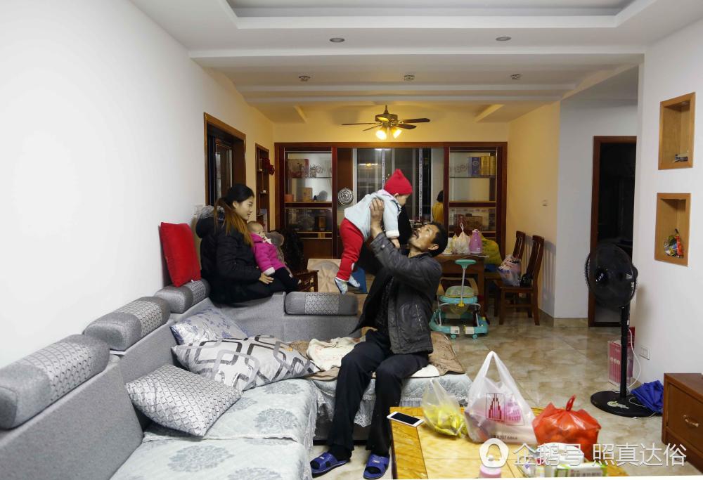 破烂王奋斗17年 从睡桥洞到拥三套房