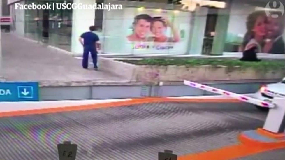 美国驻墨西哥官员遭枪击瞬间