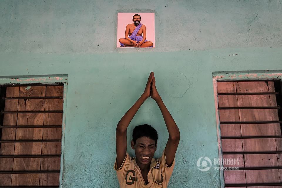 印度患精神疾病孩子被遗弃 与命运抗争（上）