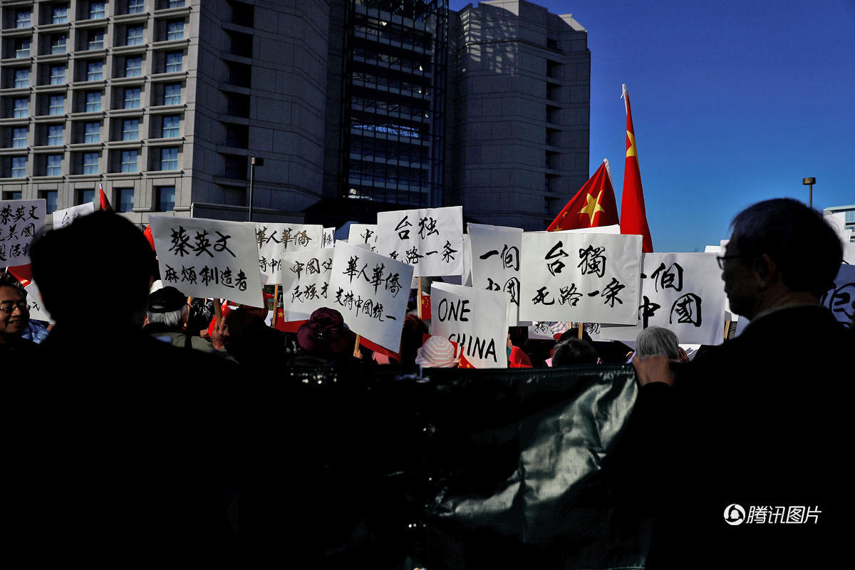 蔡英文过境美国遭统派团体抗议