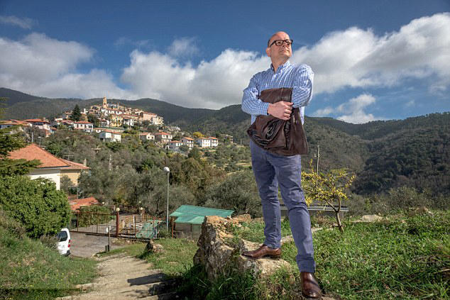 意大利村庄独立成小国 王位7年选一次