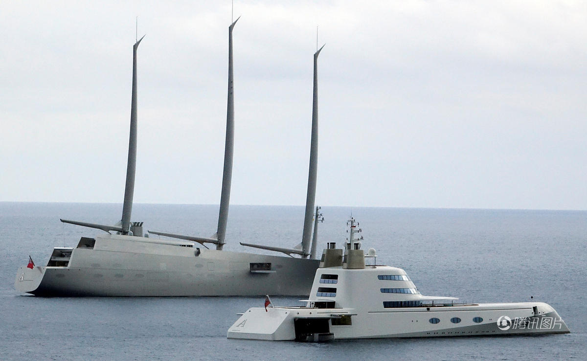 俄罗斯土豪两艘价值50多亿游艇同时现身