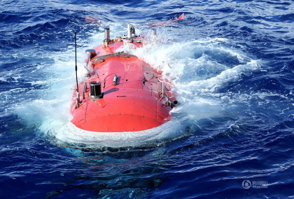 蛟龙号深潜6699米 近距离拍狮子鱼