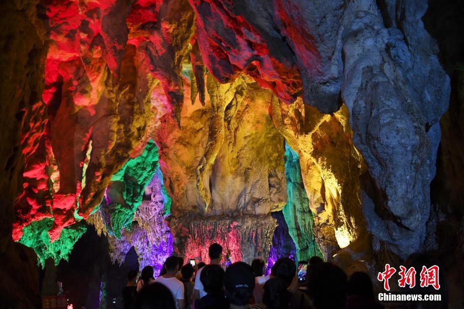 探秘广西德保吉星岩壮美奇观