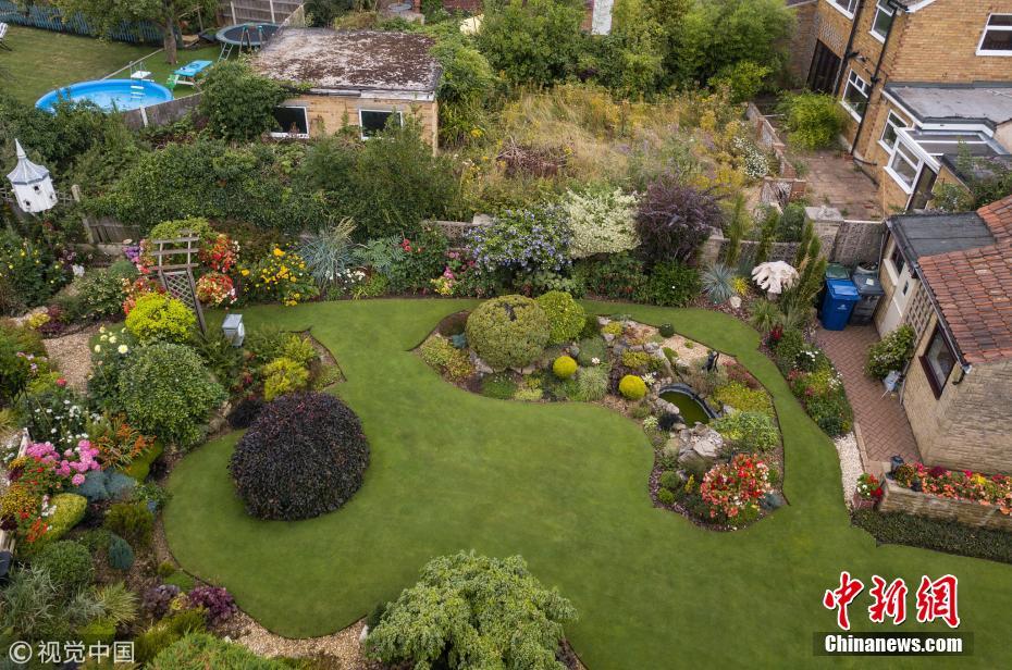75岁老人40年花6万小时 打造“全英第一”后花园