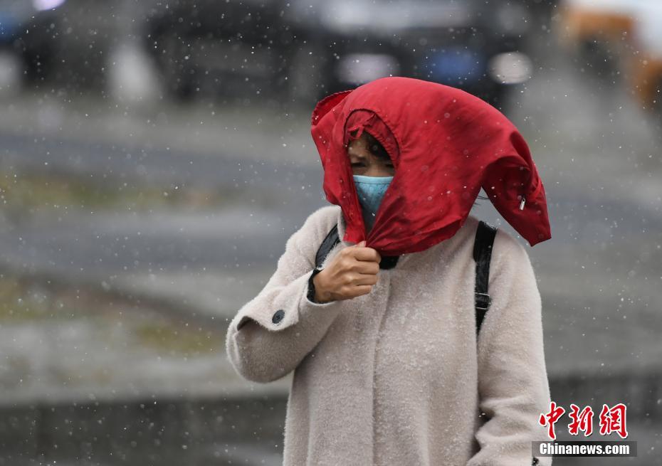 长春降雪城市提前感受“冬意”