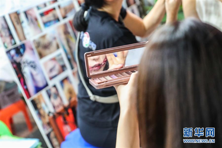 曼谷举行万圣节庆祝活动