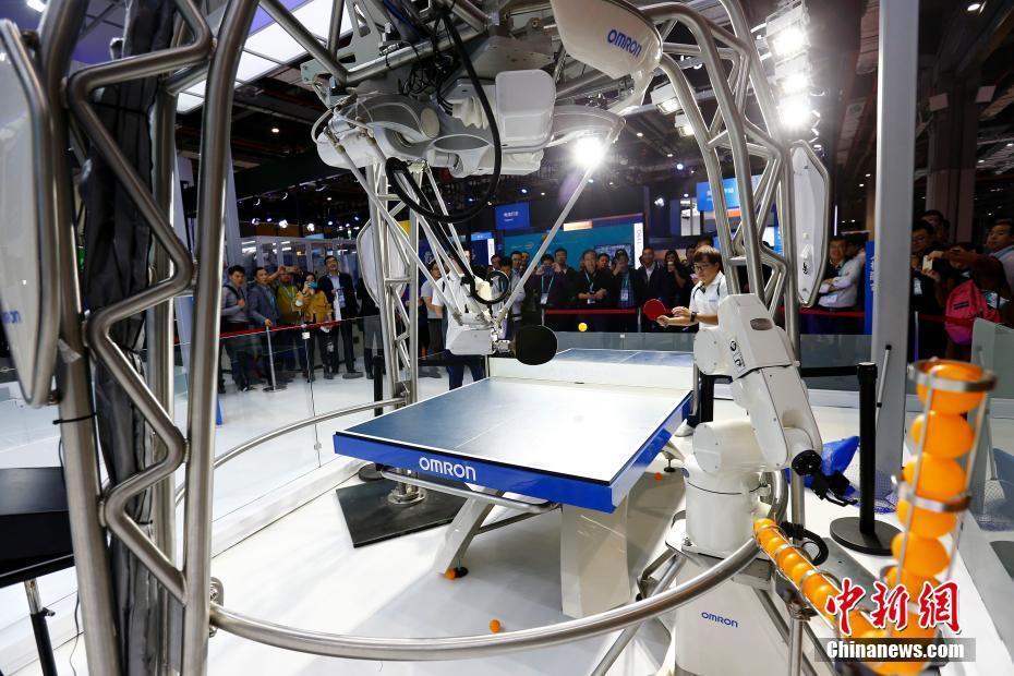 各色机械臂亮相进博会