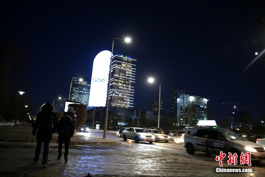 “冷都”阿斯塔纳夜景