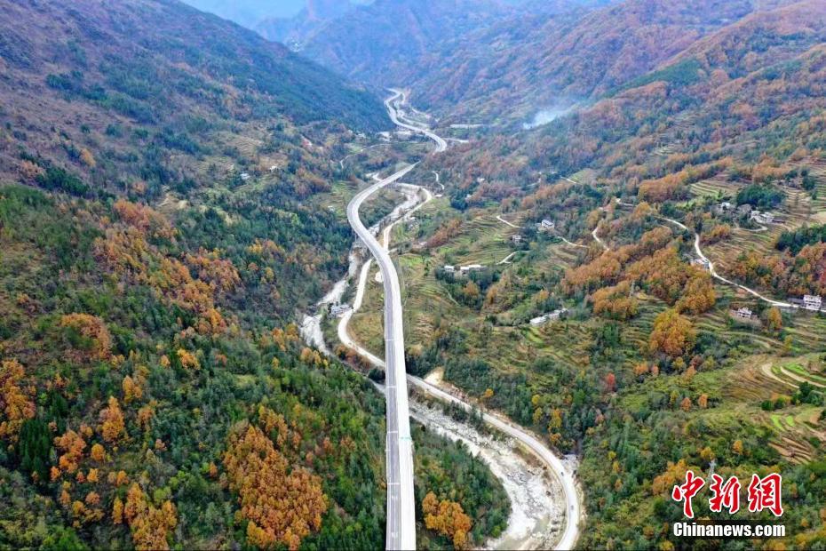 巴陕高速全线通车 千年“米仓道”不再难