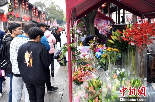 福州新年花市：古坊巷成最美“花街”