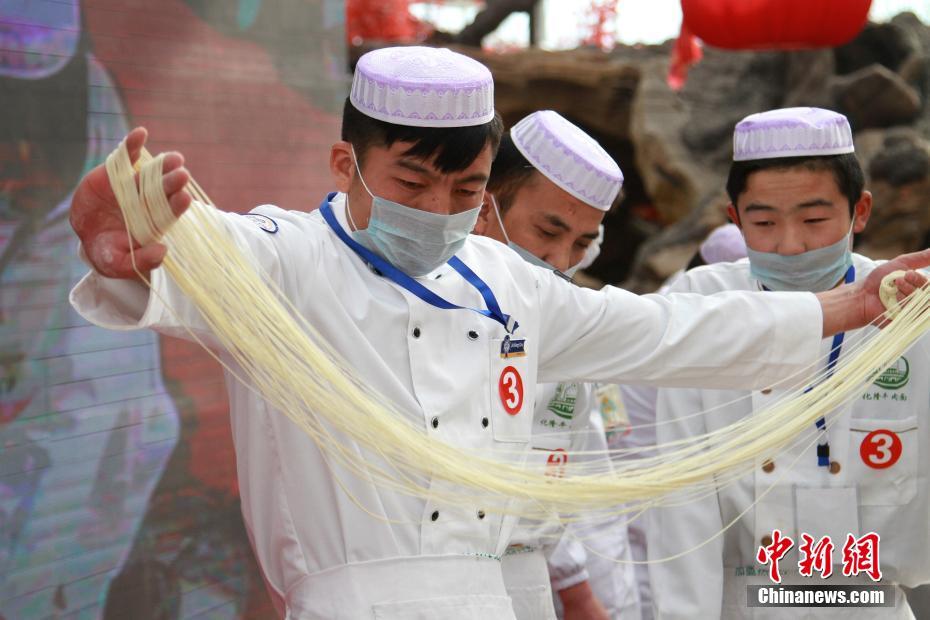 中国拉面精英争霸赛在青海化隆开赛