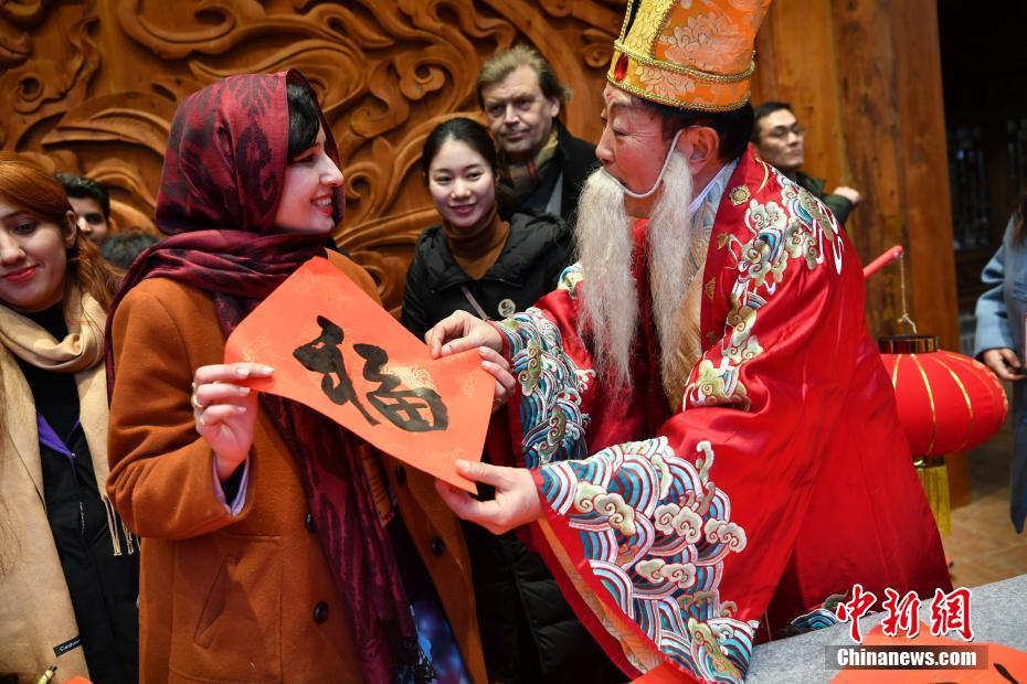 海内外家庭四川阆中古城过中国年