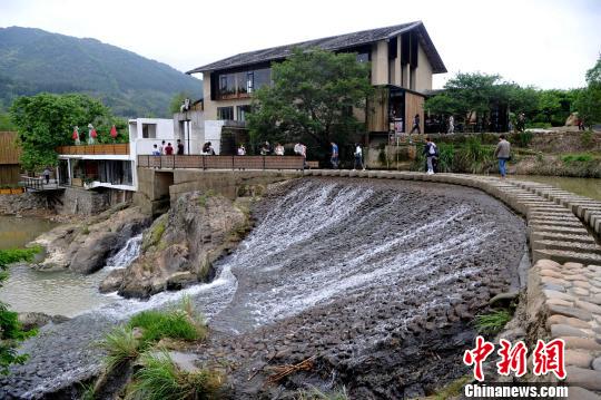 福州废弃水电站改建成图书馆