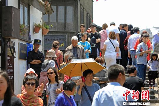 五一假期全国旅游接待游客1.95亿人次 旅游收入上千亿元