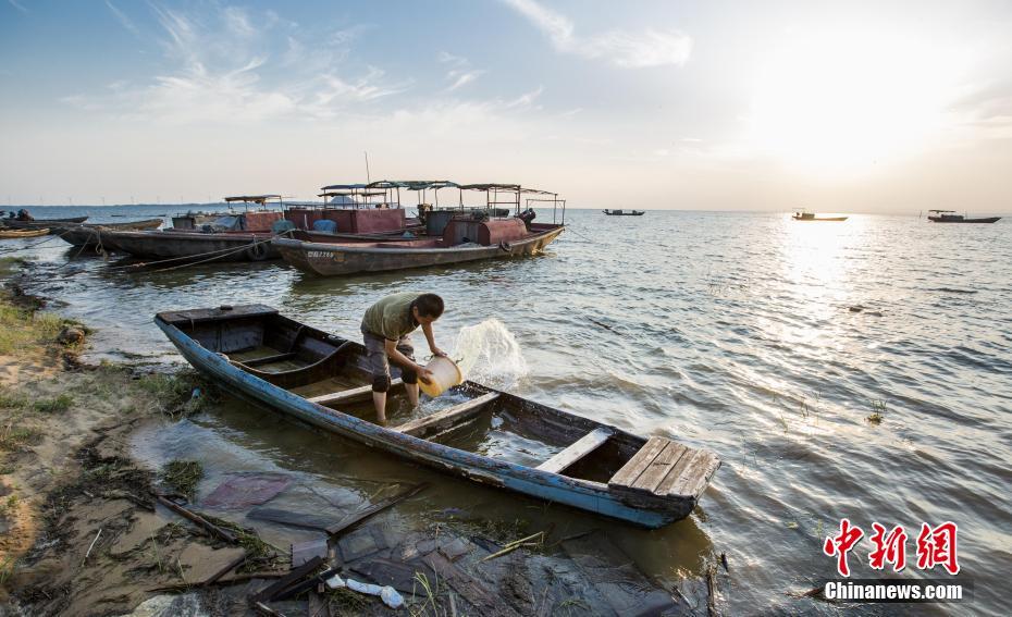 江西持续强降雨致最大淡水湖鄱阳湖水位快速上涨