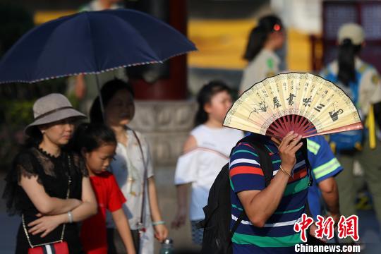 “大暑”节气高温逼人 多地开启“烧烤天”