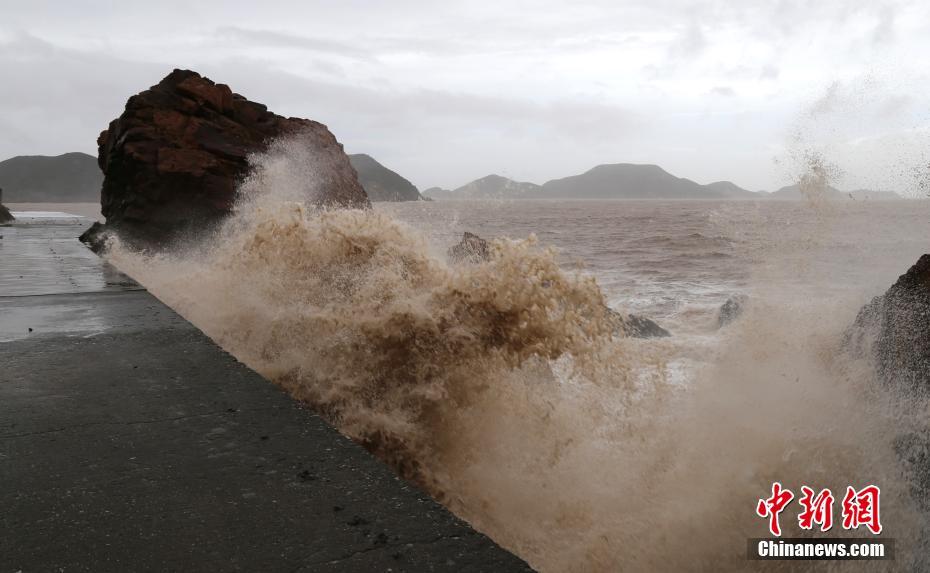 台风“利奇马”逼近浙江台州地区