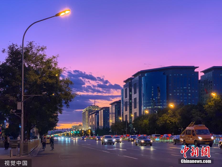 北京现粉色晚霞刷屏朋友圈