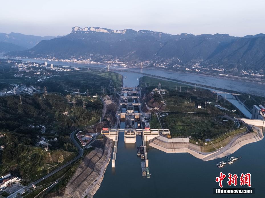 三峡枢纽2019年通过量过亿吨 黄金水道发挥黄金效益