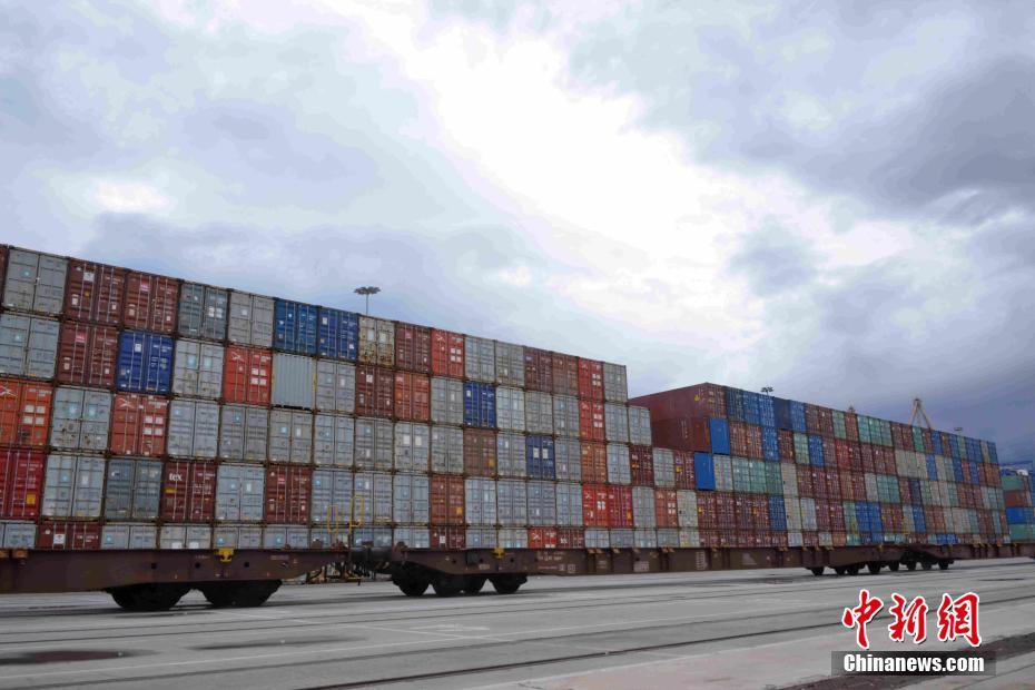 希腊比雷埃夫斯港观察：中希“一带一路”合作共赢结硕果