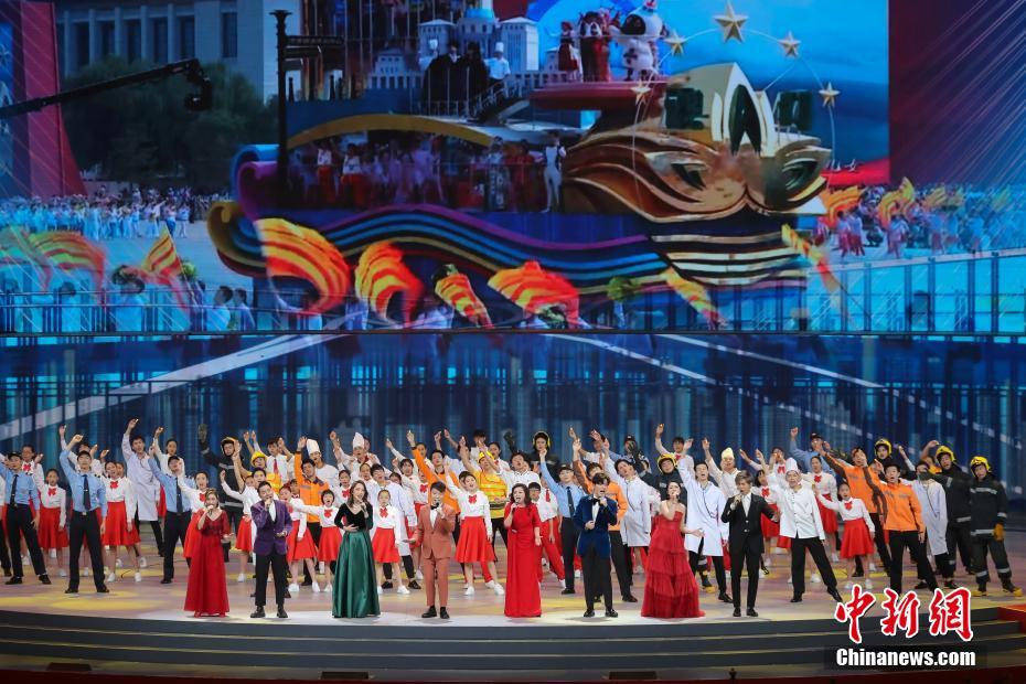 庆祝澳门回归祖国20周年文艺晚会举行