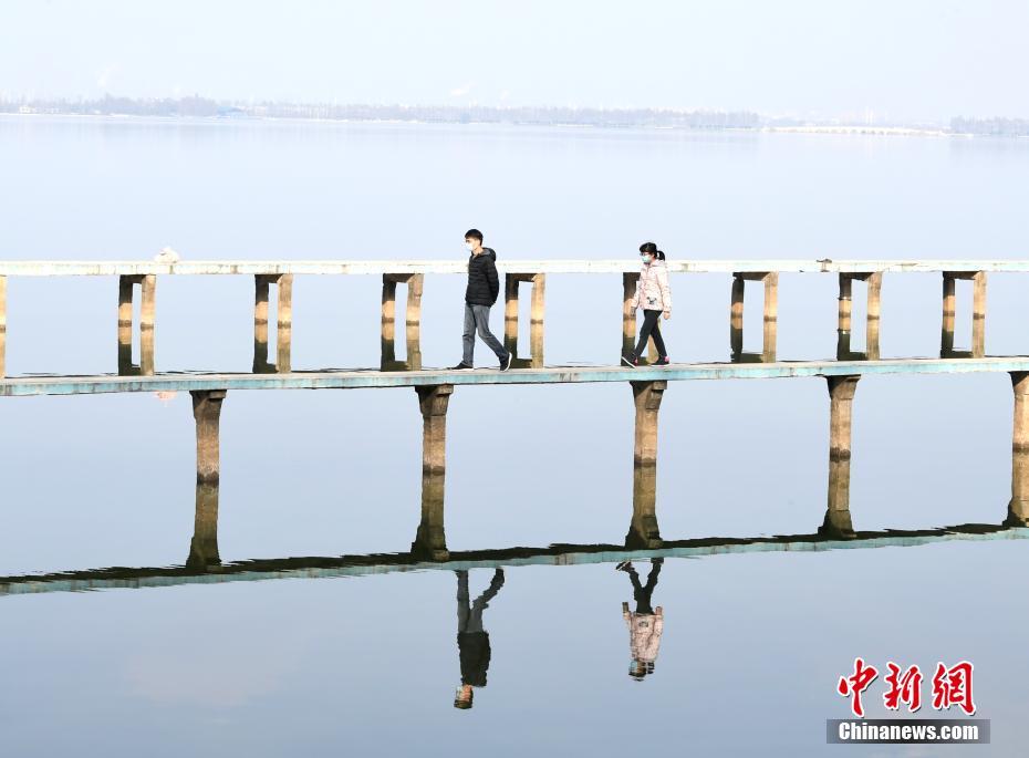 阳光下的武汉大街小巷