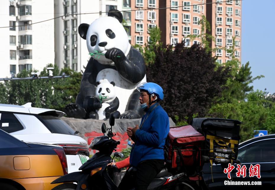 中国开始实施“一盔一带”安全守护行动