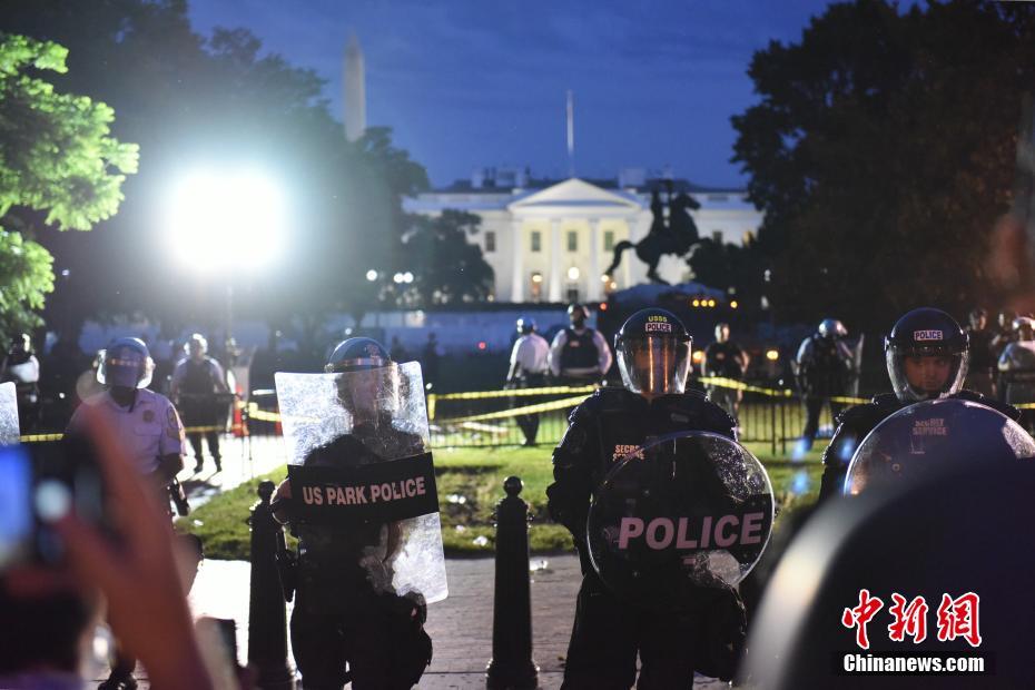 美国首都华盛顿：反种族歧视抗议活动继续