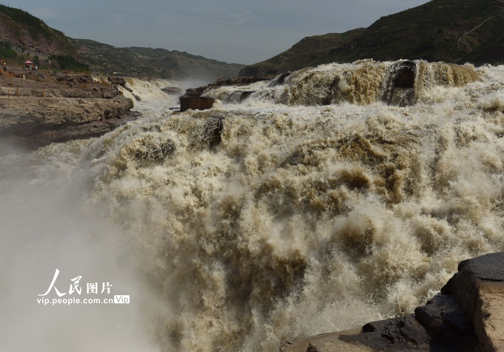 黄河壶口瀑布水量增大