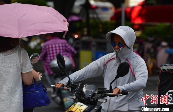 福建开启“炙烤”模式 继续发布高温橙色预警信号