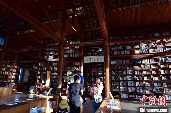 福建永泰：新乡村生活美学馆吸引民众