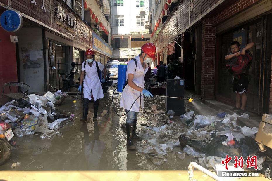 湖北恩施开展灾后自救