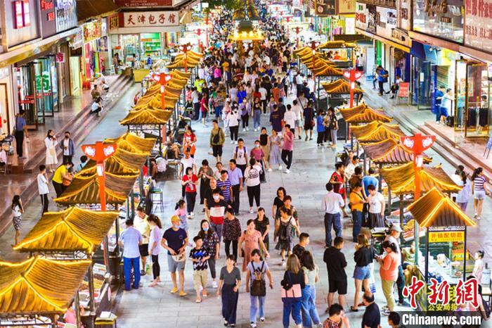 甘肃敦煌暑期游升温 丝路文化引客“屡攀新高”