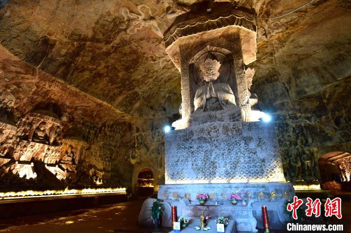 民众捐资上亿元兴建现代“莫高窟” 雕刻面积已达2万多平方米