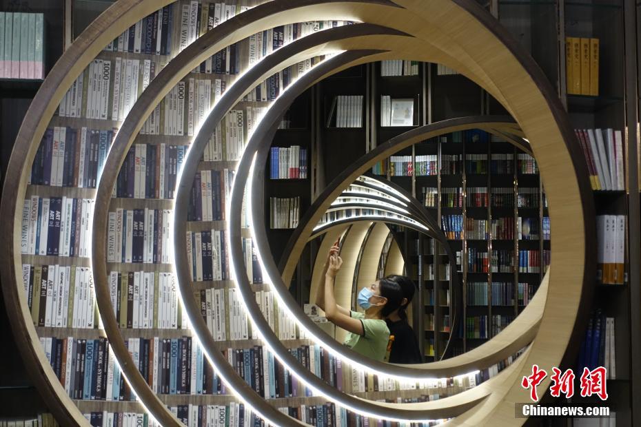 北京市民书店消暑充电