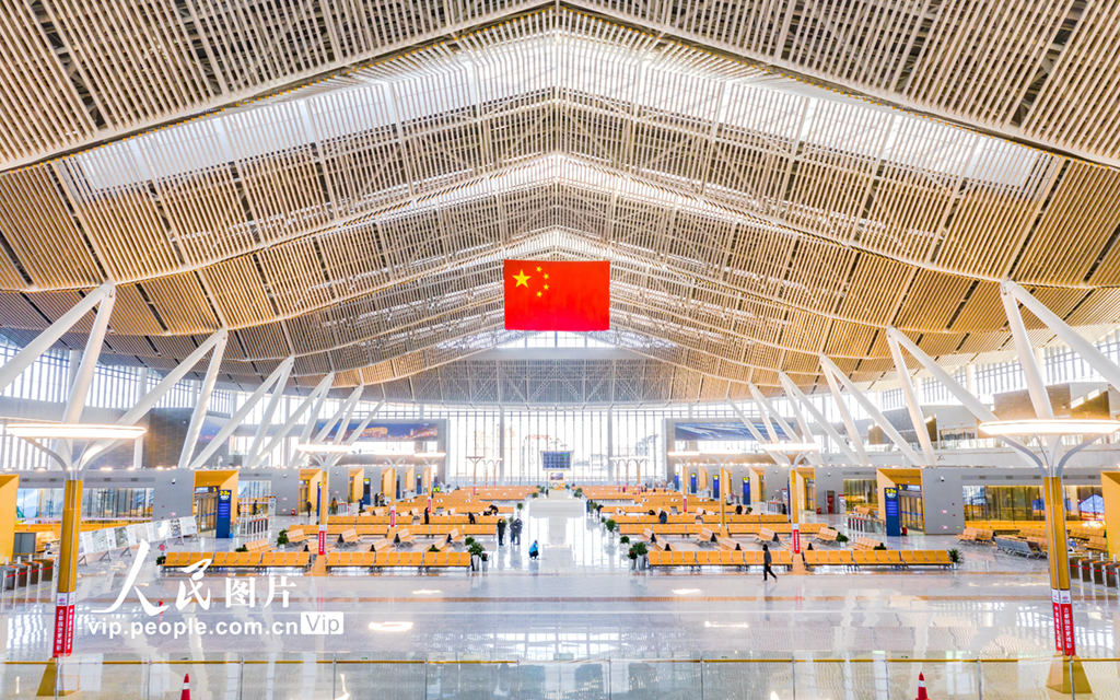 京哈高铁开通在即 北京朝阳站进行最后收尾工作