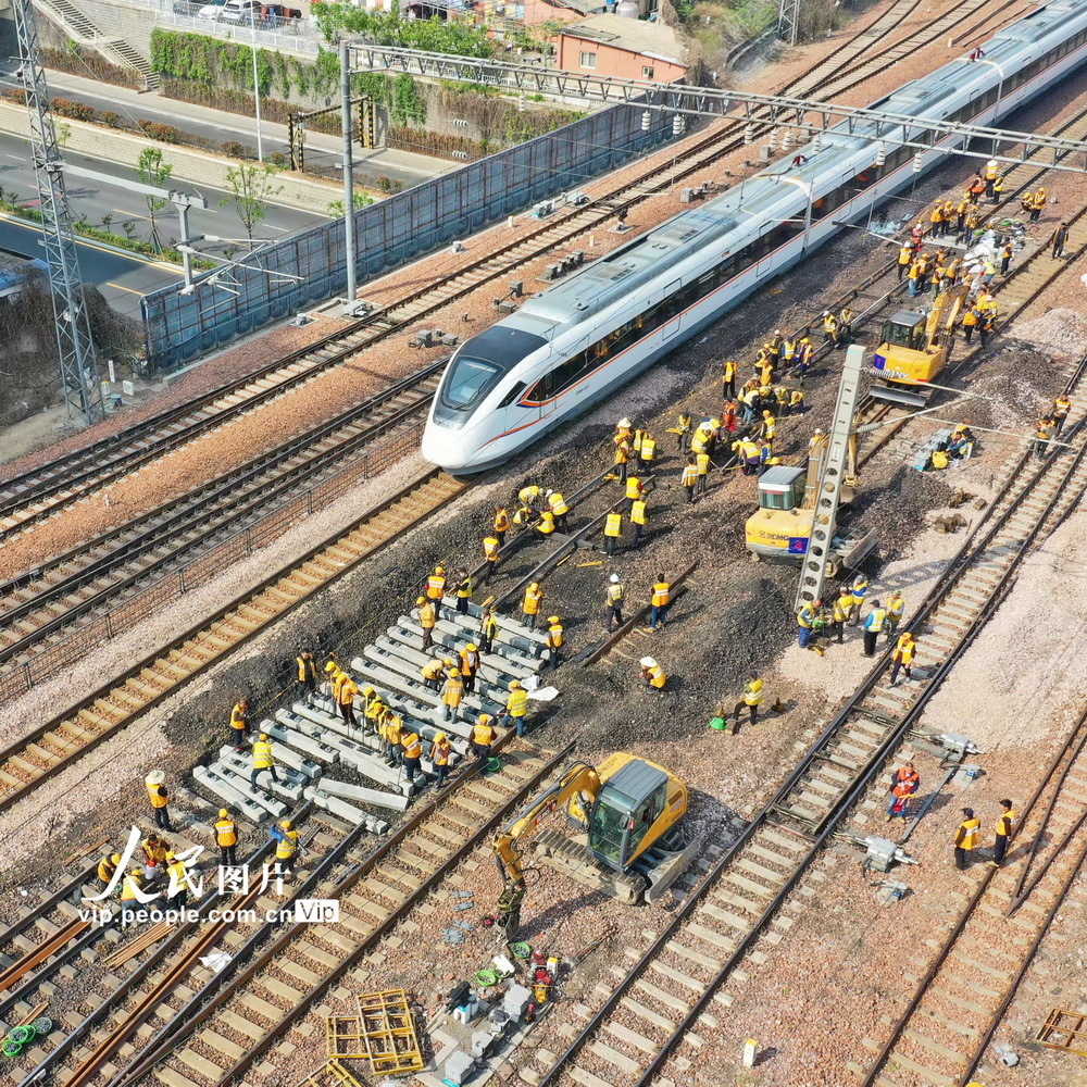 郑州：铁路春季施工忙