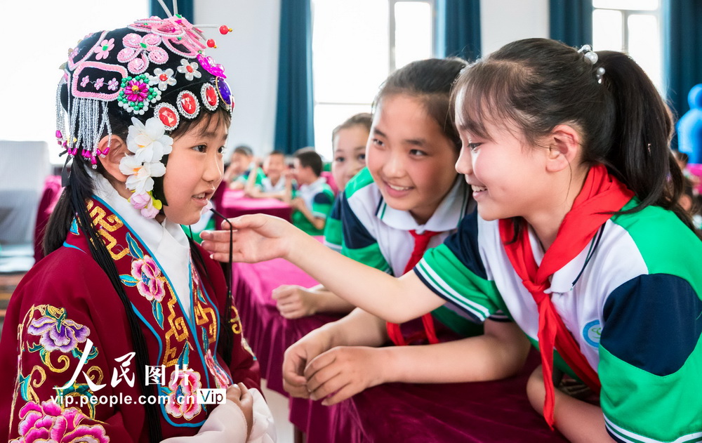 呼和浩特：弘扬戏曲艺术 传承经典国粹