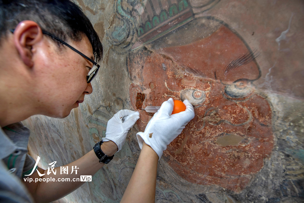 山西运城：永乐宫壁画搬迁后首次修复