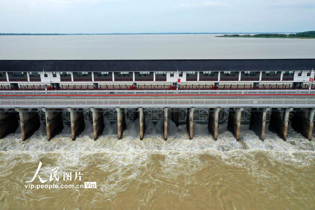 江苏淮安：三河闸泄洪190亿立方