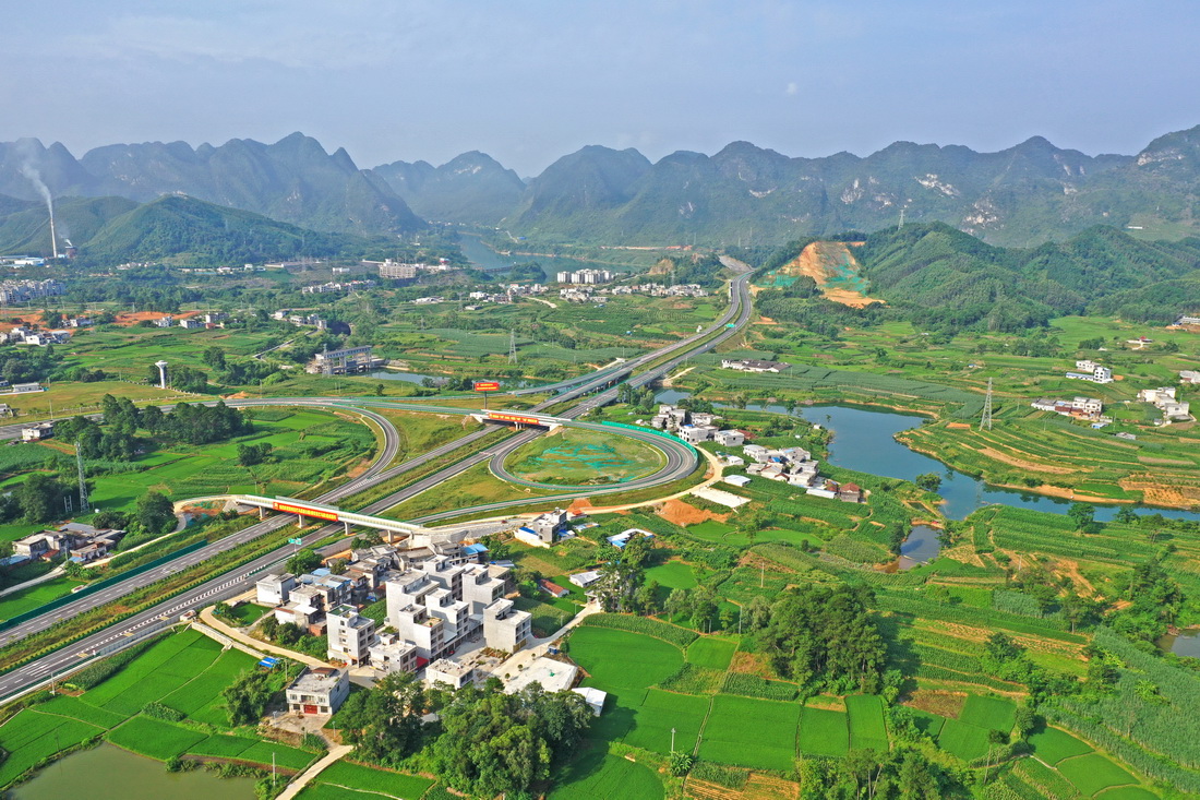 “石山王国”纵横民族发展大通途