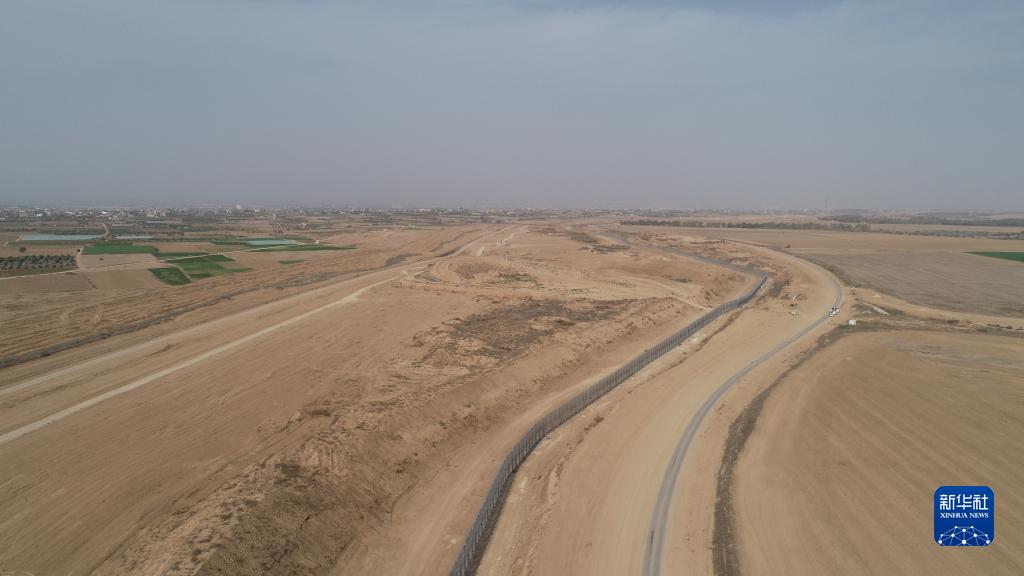 以色列沿加沙地带“智能”隔离墙修建完成